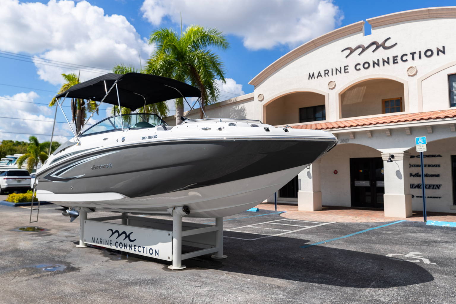 New 2023 Hurricane SunDeck 2200 OB #2028 image 2