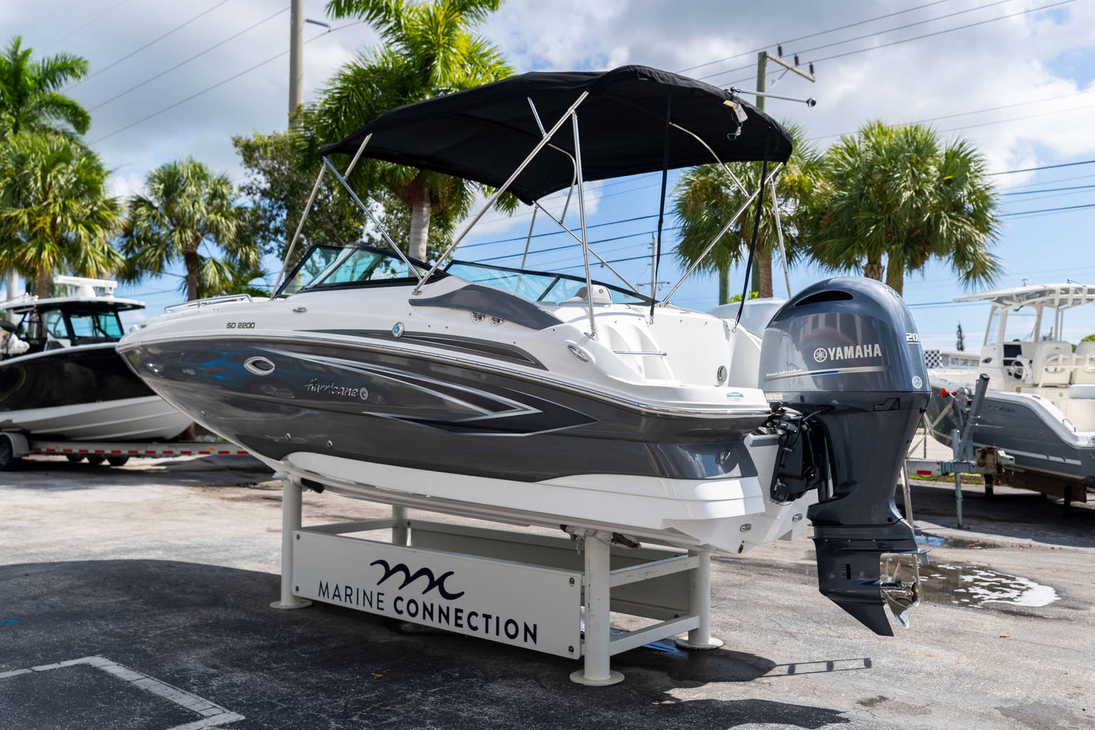 New 2023 Hurricane SunDeck 2200 OB #2028 image 6