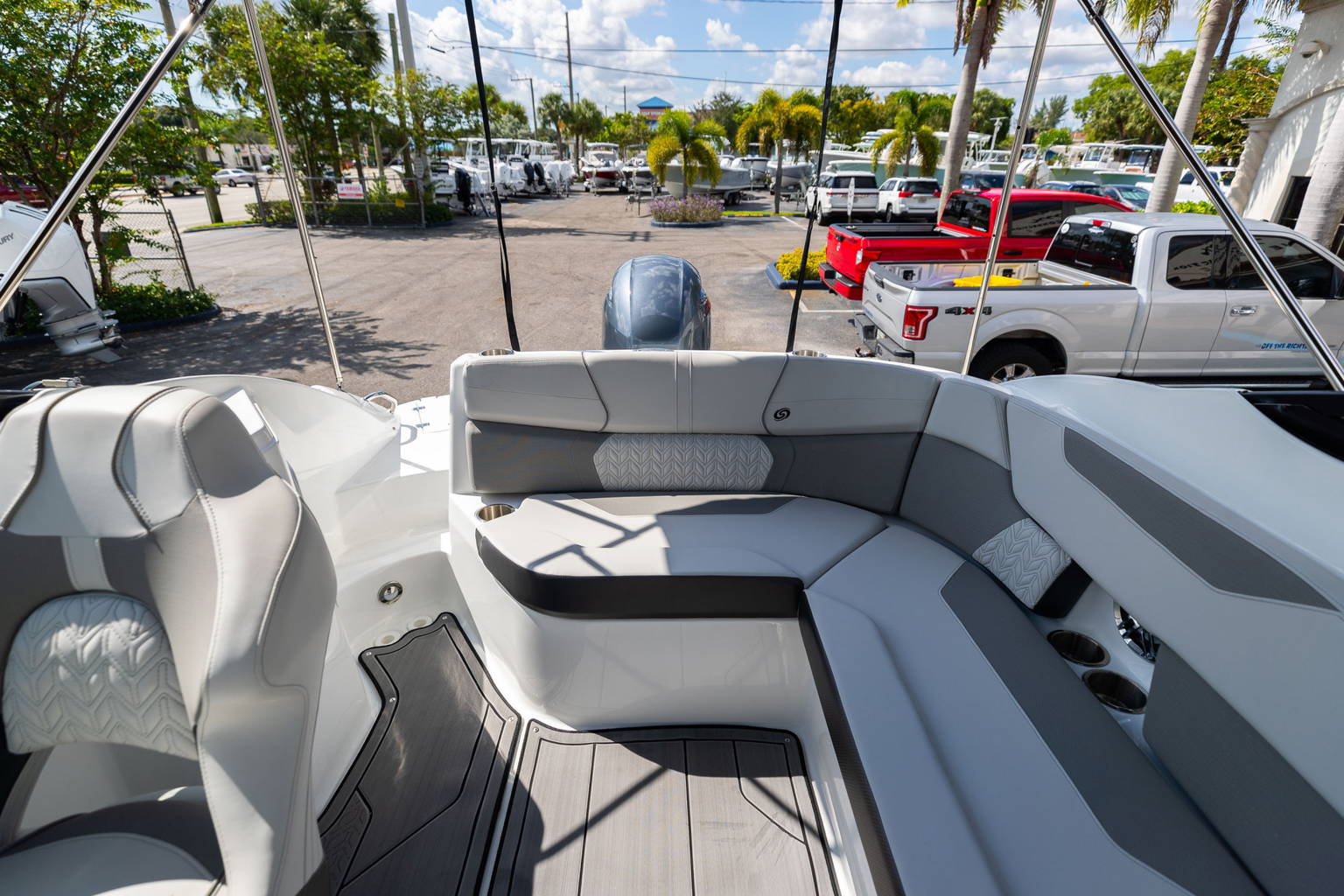 New 2023 Hurricane SunDeck 2200 OB #2028 image 13