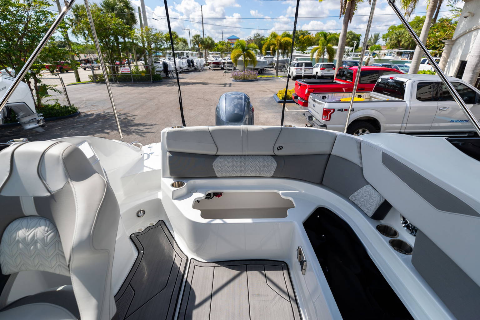 New 2023 Hurricane SunDeck 2200 OB #2028 image 14