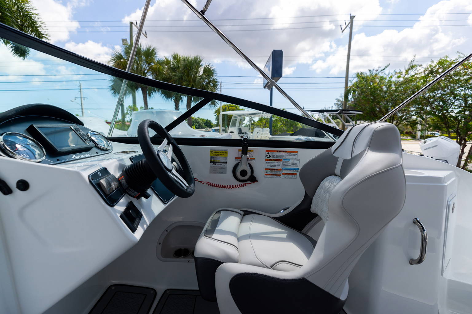 New 2023 Hurricane SunDeck 2200 OB #2028 image 18