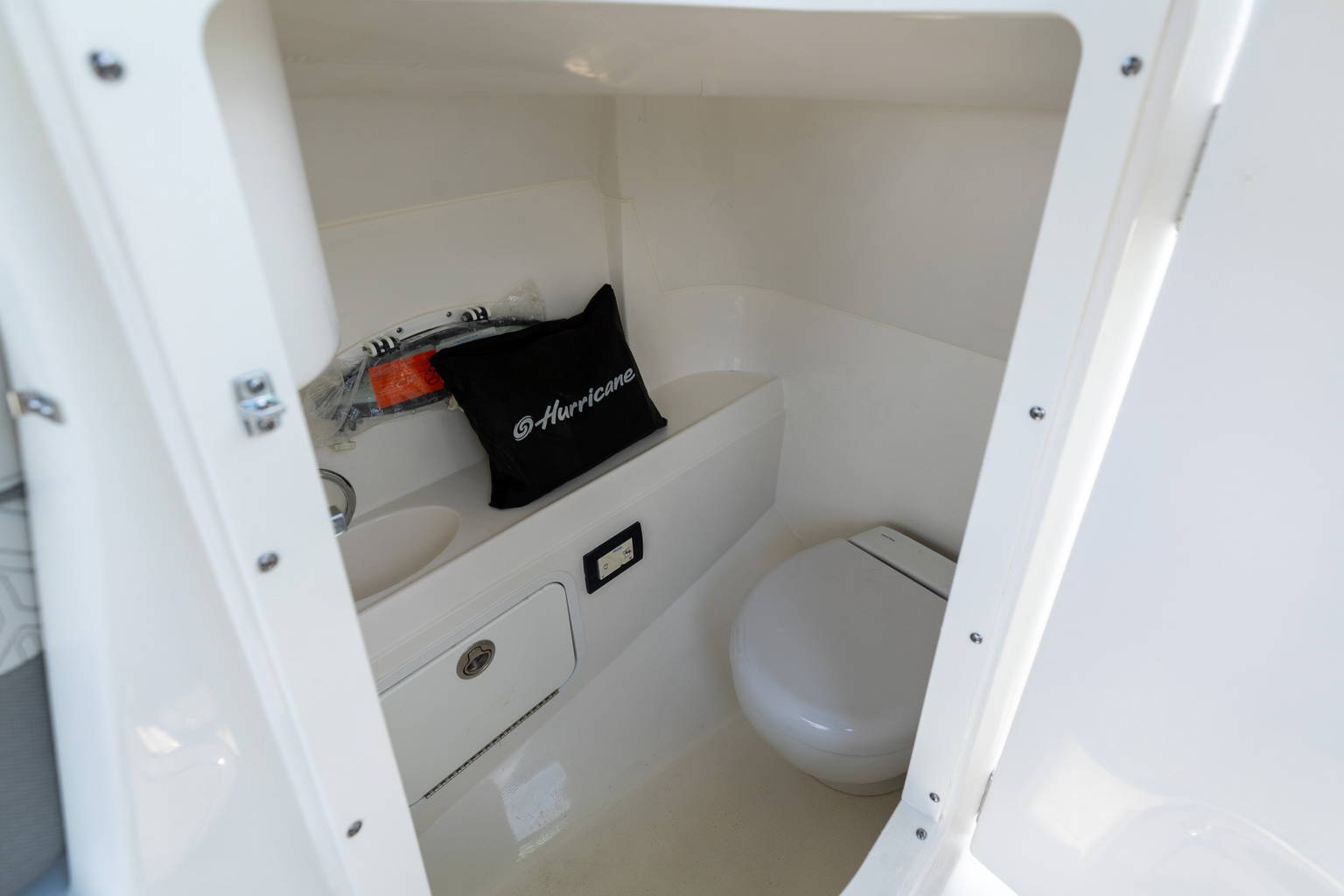 New 2023 Hurricane SunDeck 2200 OB #2028 image 26