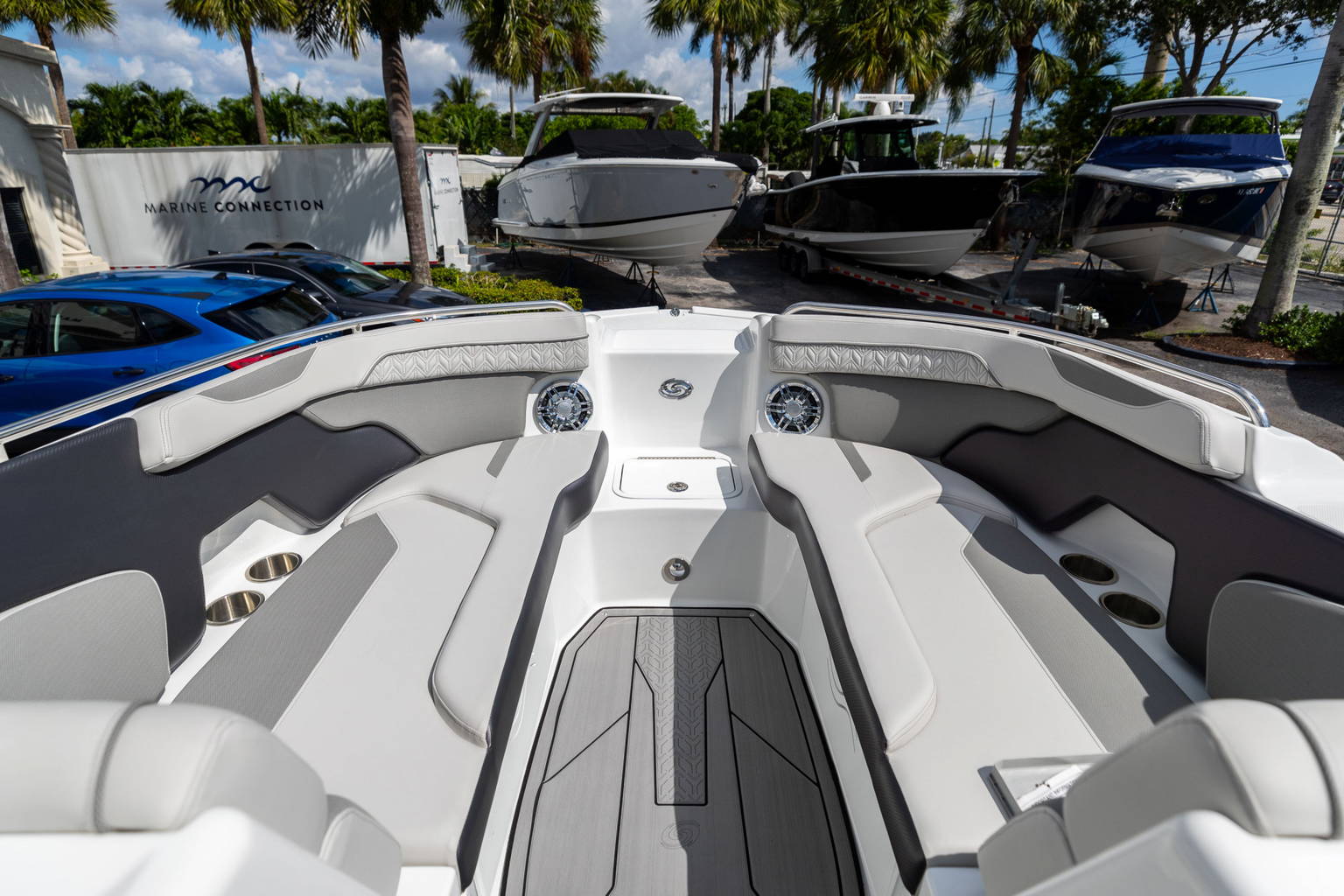 New 2023 Hurricane SunDeck 2200 OB #2028 image 31