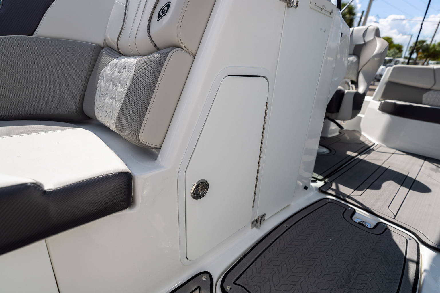 New 2023 Hurricane SunDeck 2200 OB #2028 image 33