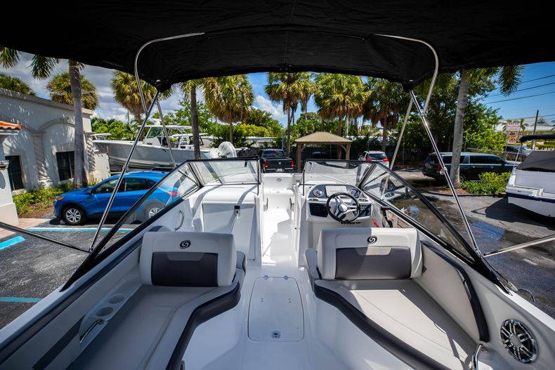 New 2022 Hurricane SunDeck OB SD 235 OB #7864 image 10