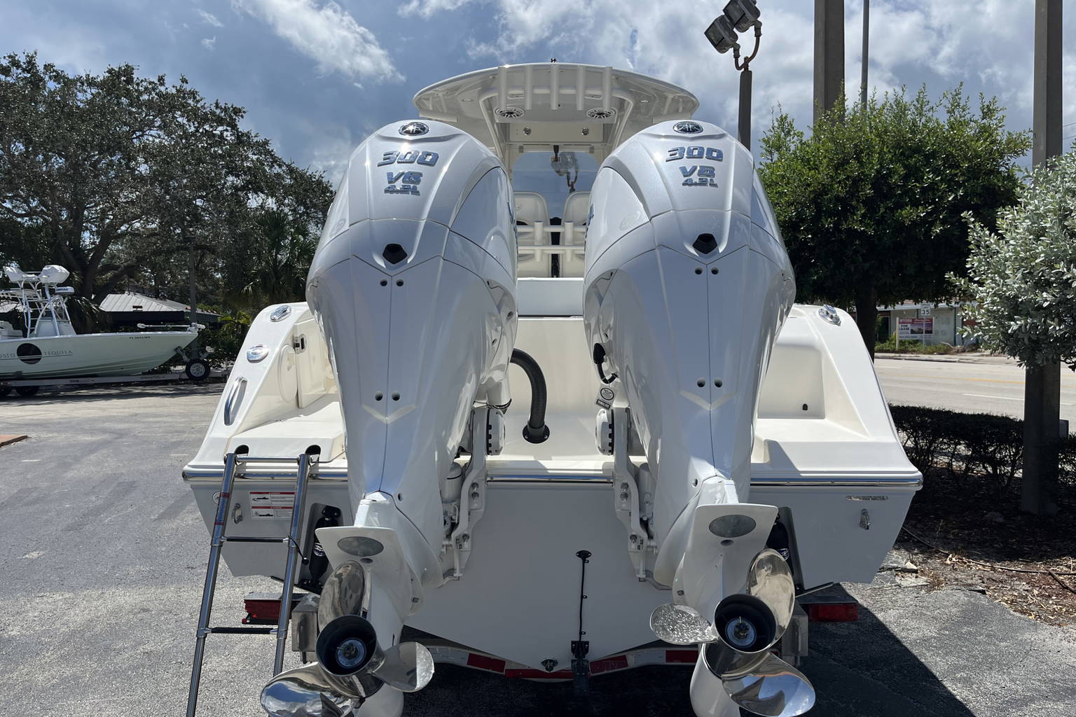 New 2024 Cobia 280 CC #D017 image 5