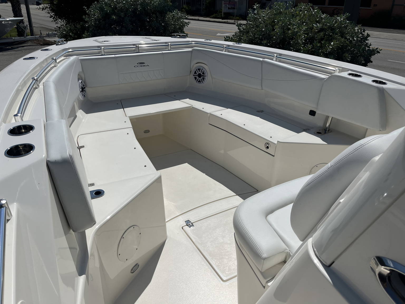 Alternative image of Cobia 320 CC in West Palm Beach, FL