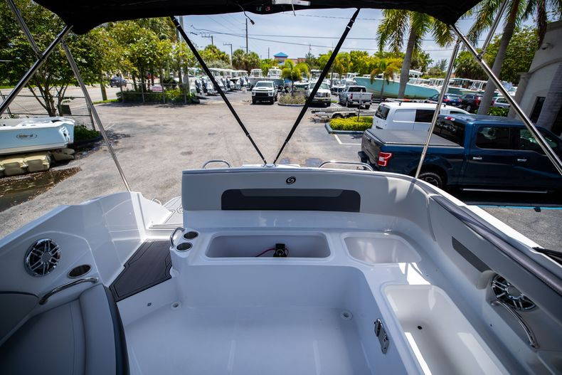 New 2022 Hurricane SunDeck OB SD 235 OB #8013 image 11