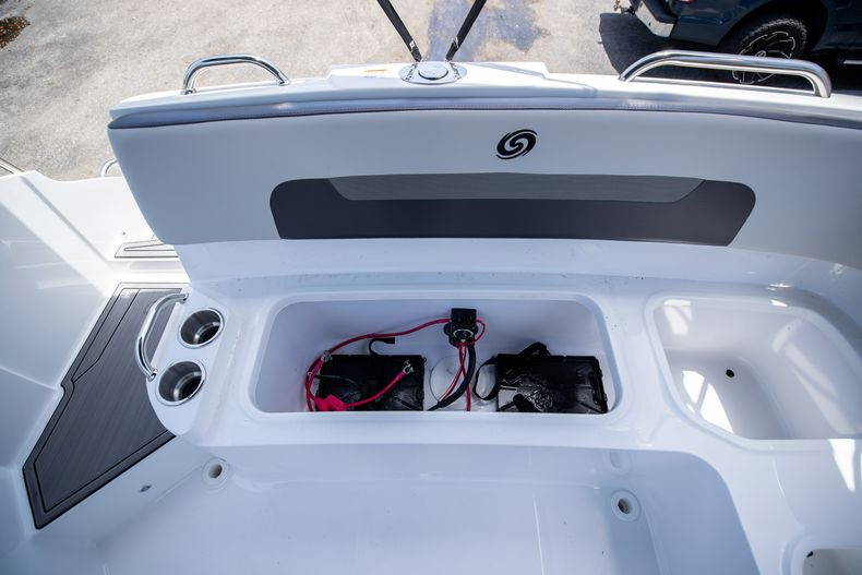 New 2022 Hurricane SunDeck OB SD 235 OB #8013 image 12
