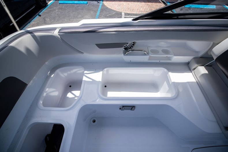 New 2022 Hurricane SunDeck OB SD 235 OB #8013 image 13