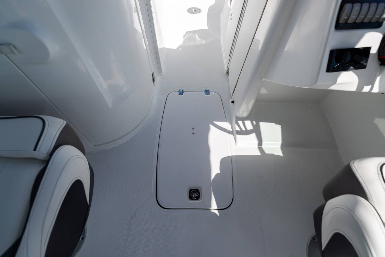 New 2023 Hurricane SunDeck 2486 OB #2448 image 29