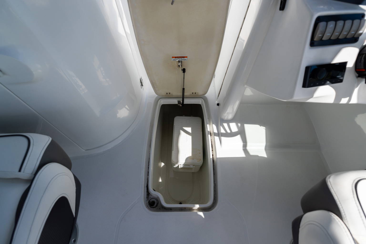 New 2023 Hurricane SunDeck 2486 OB #2448 image 30