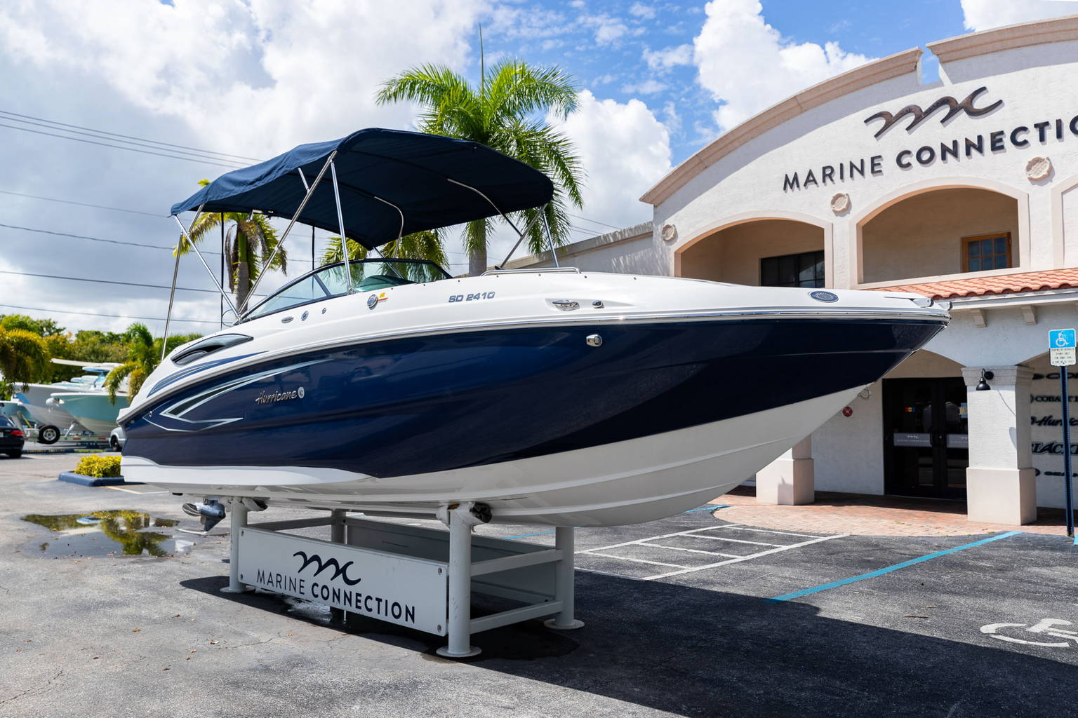 New 2023 Hurricane SunDeck OB SD 2410 OB #1999 image 2