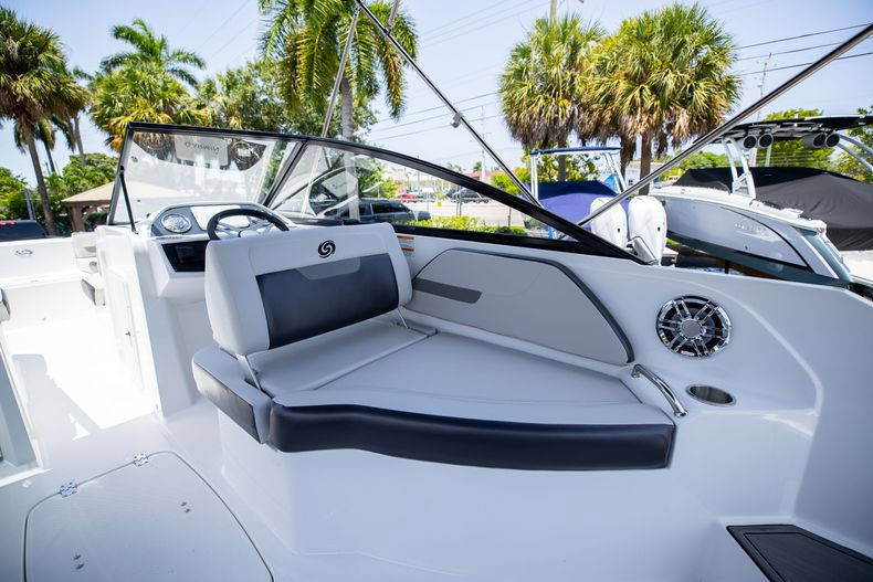 New 2022 Hurricane SunDeck OB SD 235 OB #8013 image 15