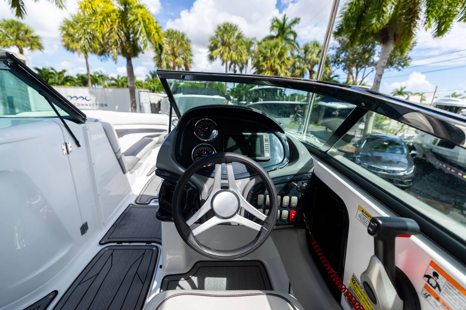 New 2023 Hurricane SunDeck OB SD 2410 OB #1999 image 14