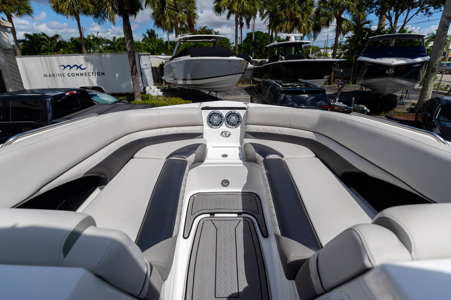 New 2023 Hurricane SunDeck OB SD 2410 OB #1999 image 28