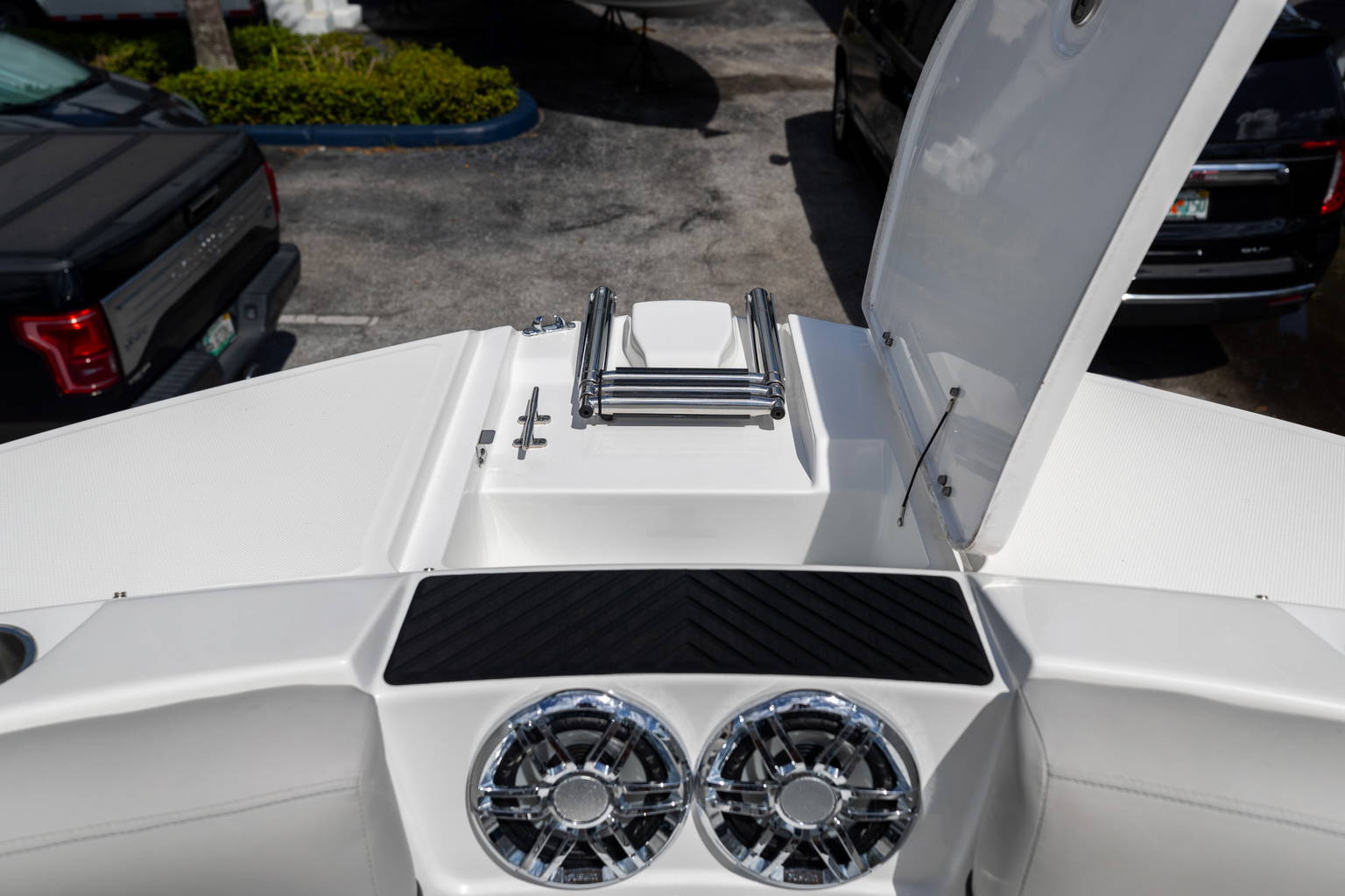 New 2023 Hurricane SunDeck OB SD 2410 OB #1999 image 31