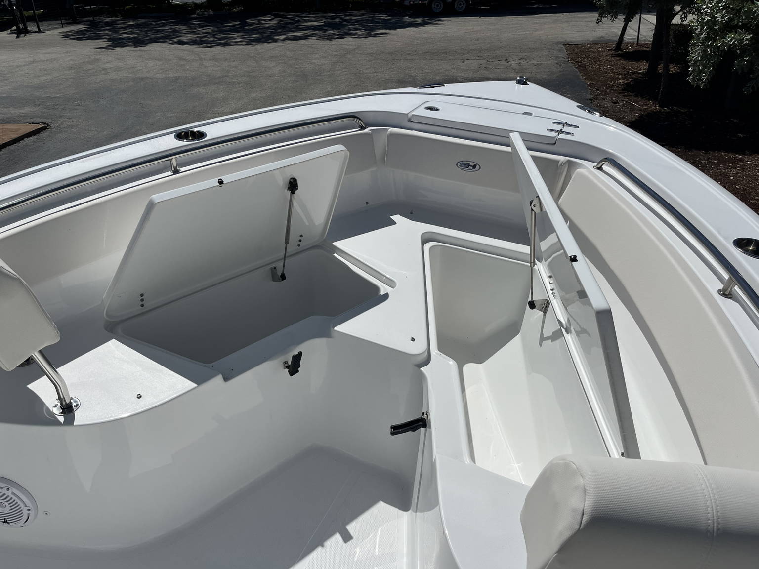 Alternative image of Sea Hunt Ultra 239 SE in West Palm Beach, FL