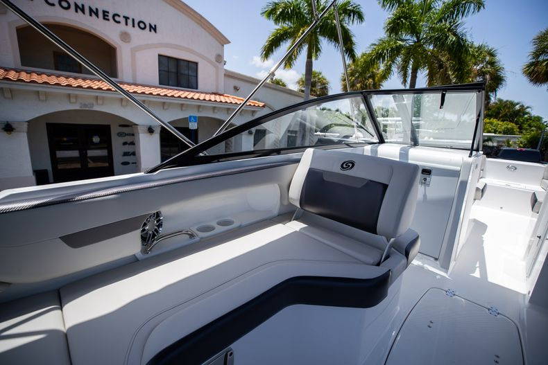 New 2022 Hurricane SunDeck OB SD 235 OB #8013 image 18