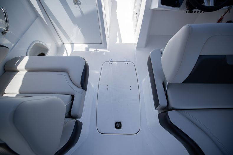 New 2022 Hurricane SunDeck OB SD 235 OB #8013 image 19
