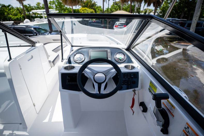 New 2022 Hurricane SunDeck OB SD 235 OB #8013 image 21