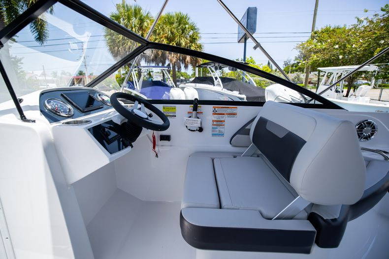 New 2022 Hurricane SunDeck OB SD 235 OB #8013 image 23