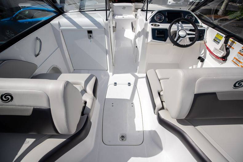 New 2022 Hurricane SunDeck OB SD 235 OB #7864 image 26