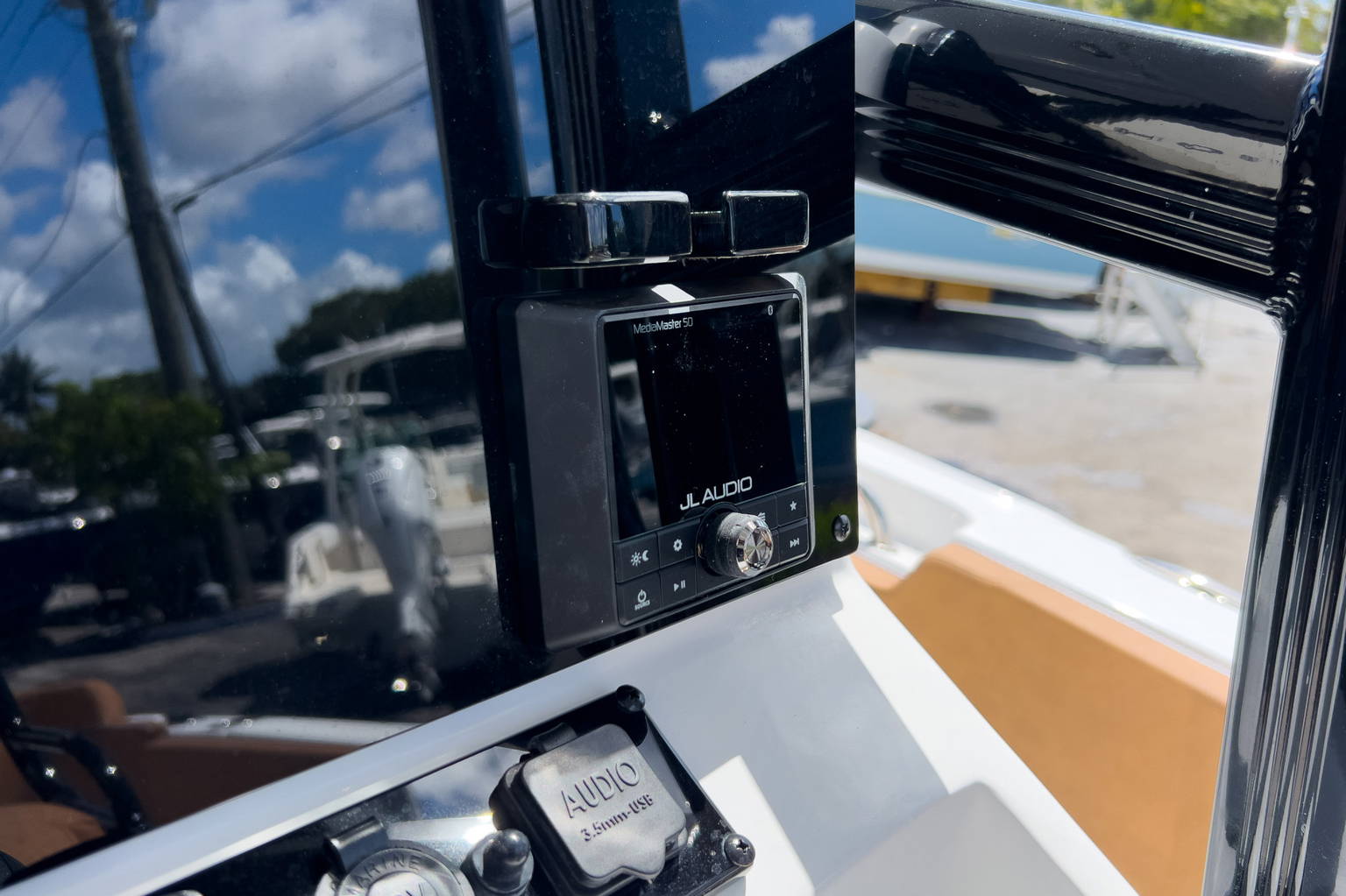 Alternative image of Sea Hunt Ultra 234 in Stuart, FL