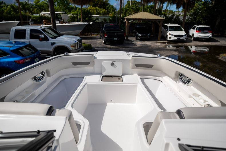 New 2022 Hurricane SunDeck OB SD 235 OB #7864 image 33