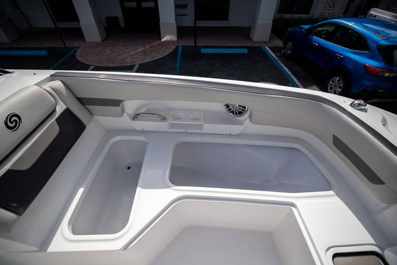 New 2022 Hurricane SunDeck OB SD 235 OB #7864 image 34