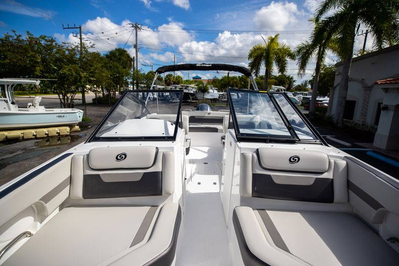 New 2022 Hurricane SunDeck OB SD 235 OB #7864 image 37