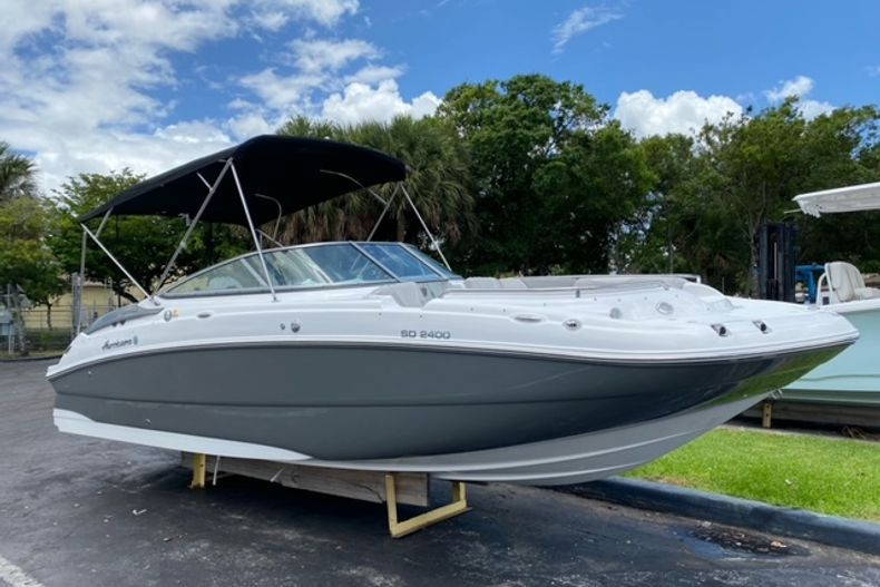 Main image of Hurricane SunDeck OB SD 2400 OB in Aventura, FL