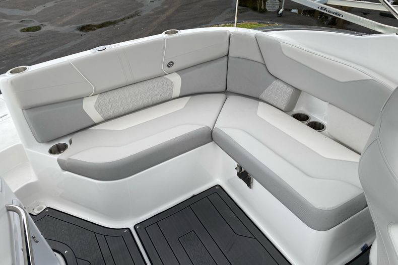 New 2022 Hurricane SunDeck OB SD 2400 OB #5757 image 3