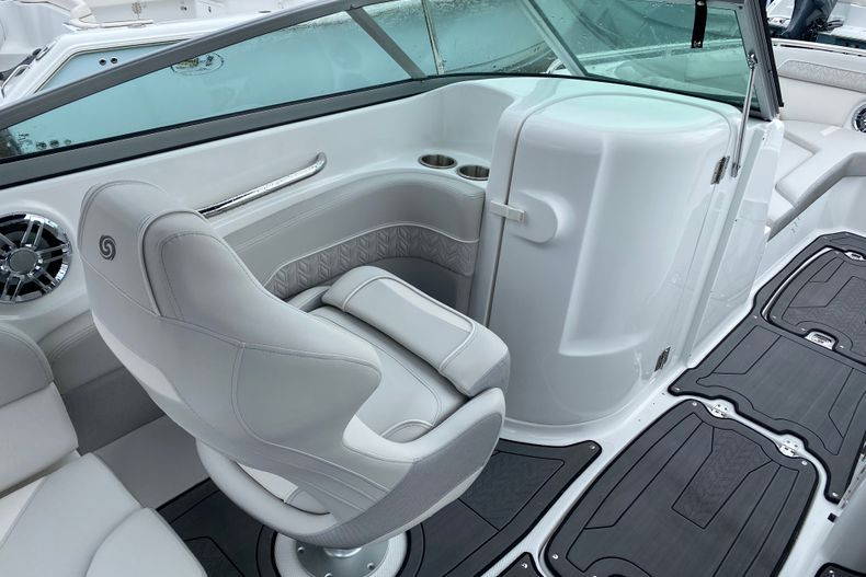 Alternative image of Hurricane SunDeck OB SD 2400 OB in Aventura, FL