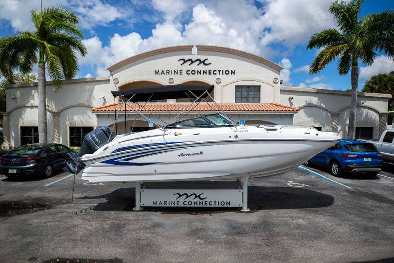 Main image of Hurricane SunDeck OB SD 2400 OB in Fort Lauderdale, FL