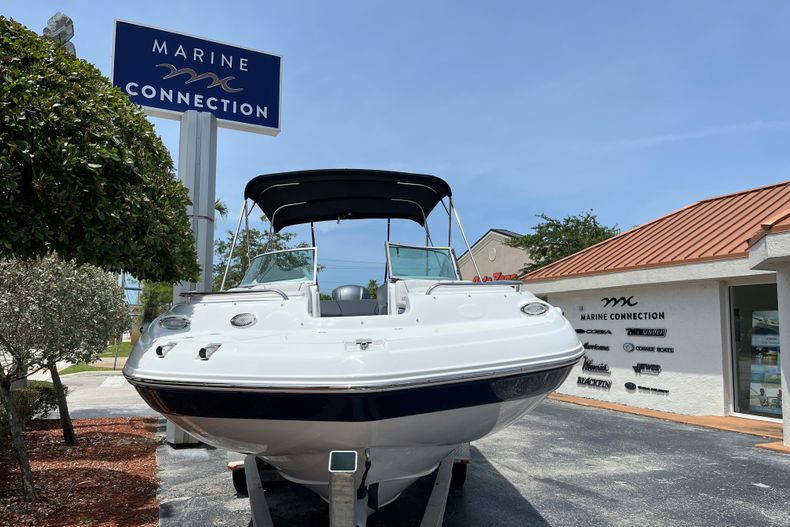 New 2022 Hurricane SunDeck OB SD 2400 OB #6944 image 3