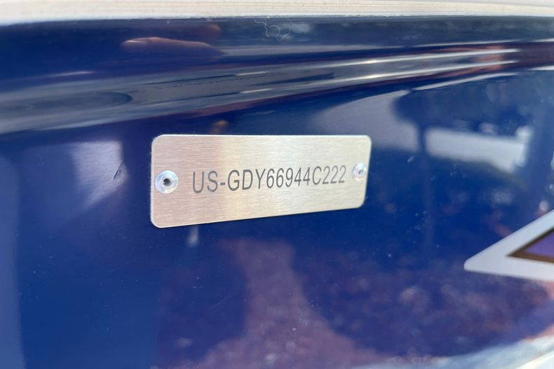 New 2022 Hurricane SunDeck OB SD 2400 OB #6944 image 7