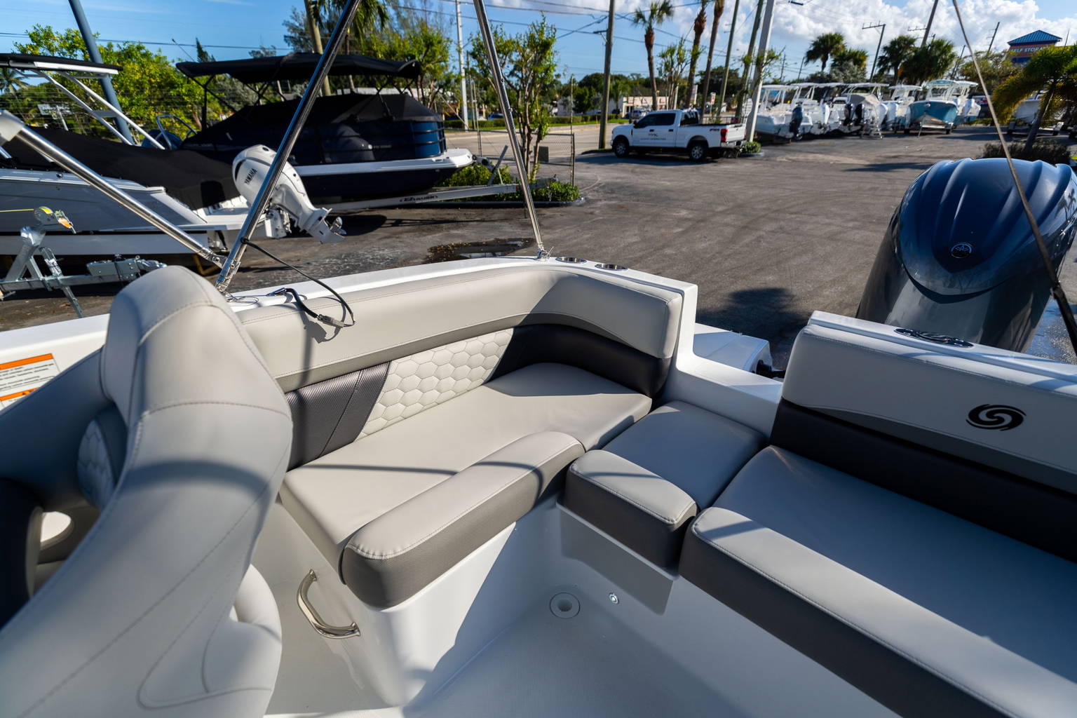 New 2024 Hurricane SunDeck Sport 192 RL OB #6054 image 12