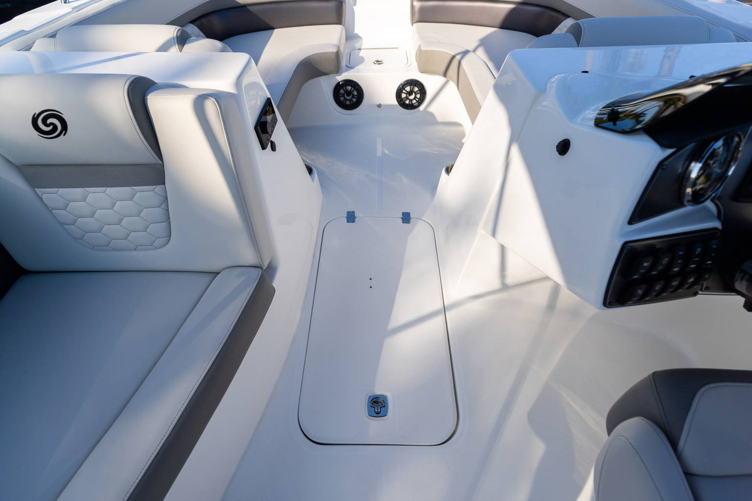 New 2024 Hurricane SunDeck Sport 192 RL OB #6054 image 21