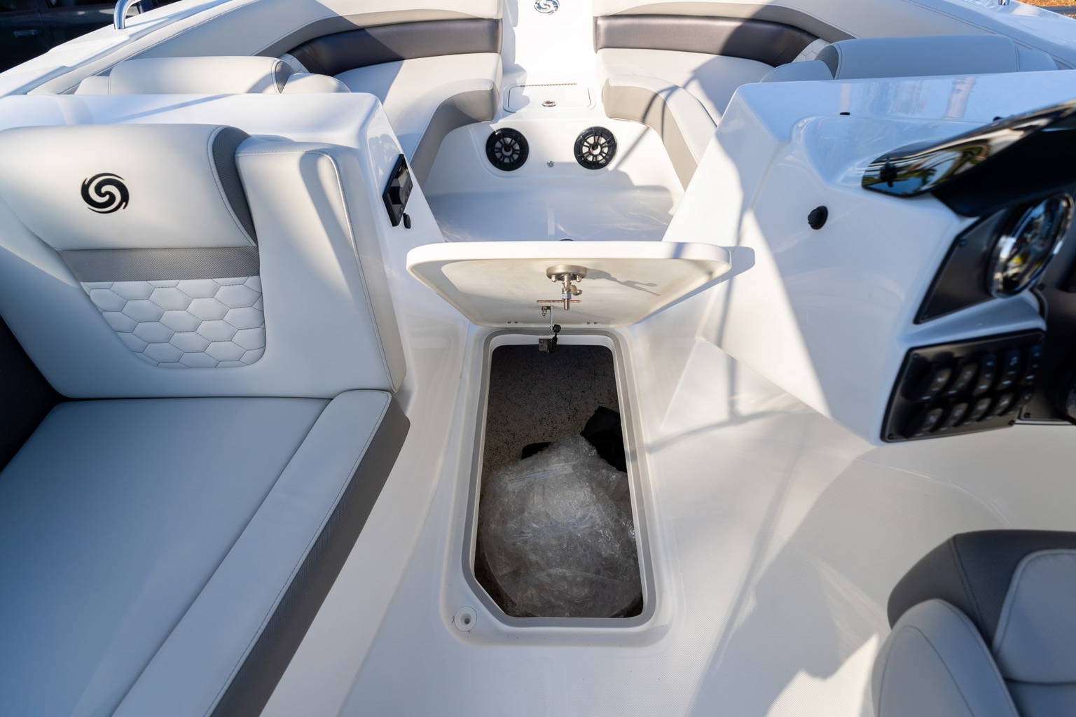 New 2024 Hurricane SunDeck Sport 192 RL OB #6054 image 22
