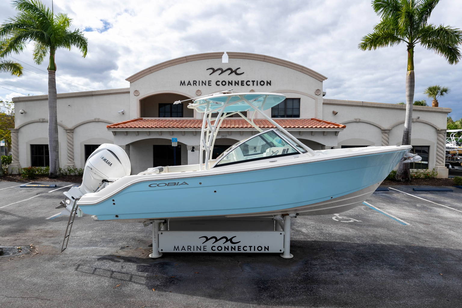 New 2023 Cobia 240 DC #E033 image 1