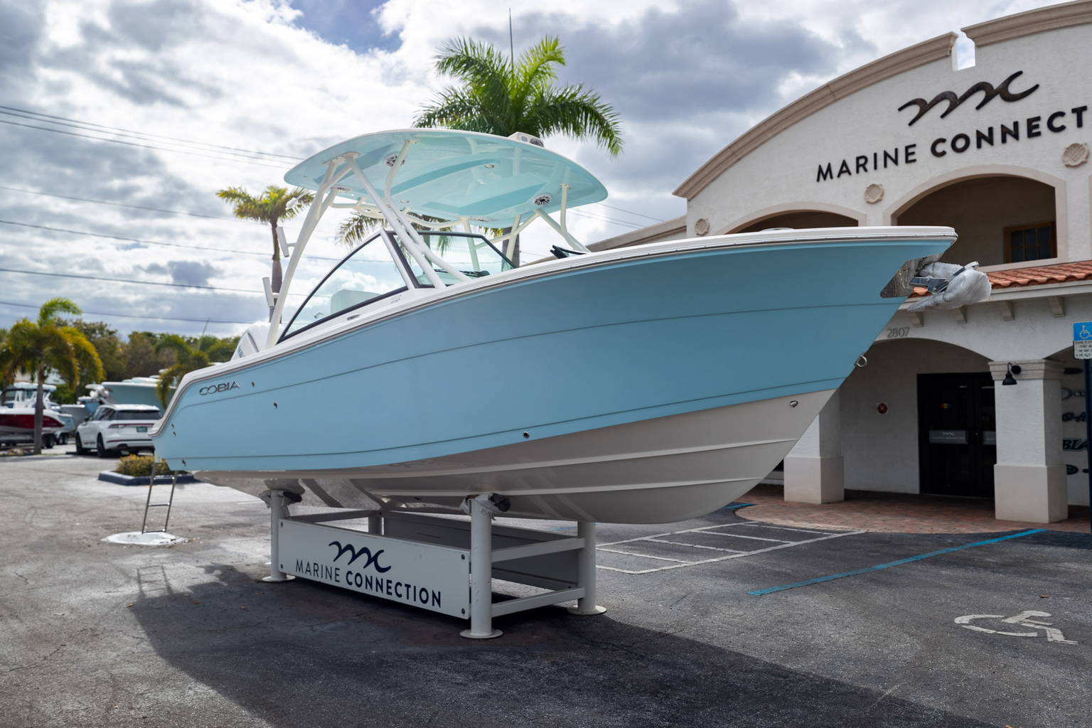 New 2023 Cobia 240 DC #E033 image 2