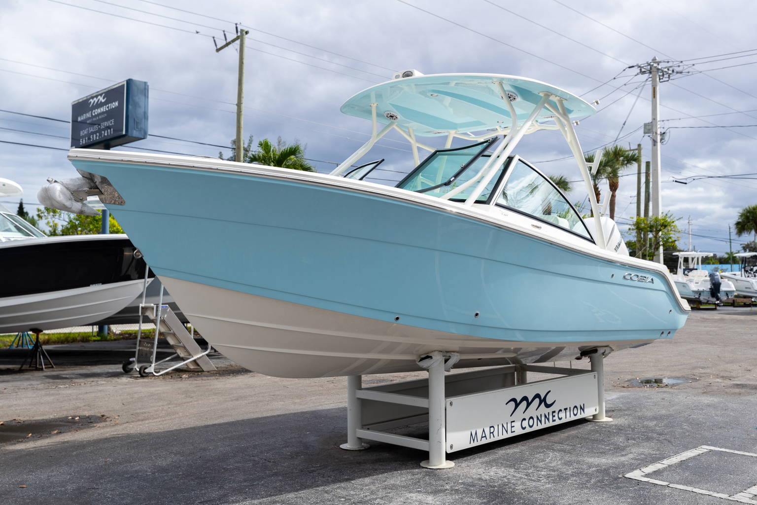 New 2023 Cobia 240 DC #E033 image 4