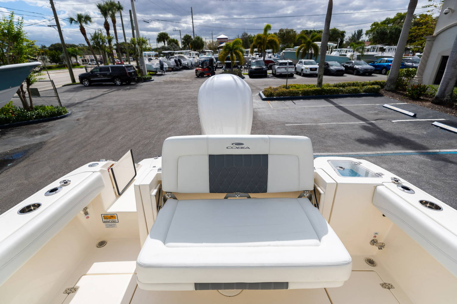 New 2023 Cobia 240 DC #E033 image 12