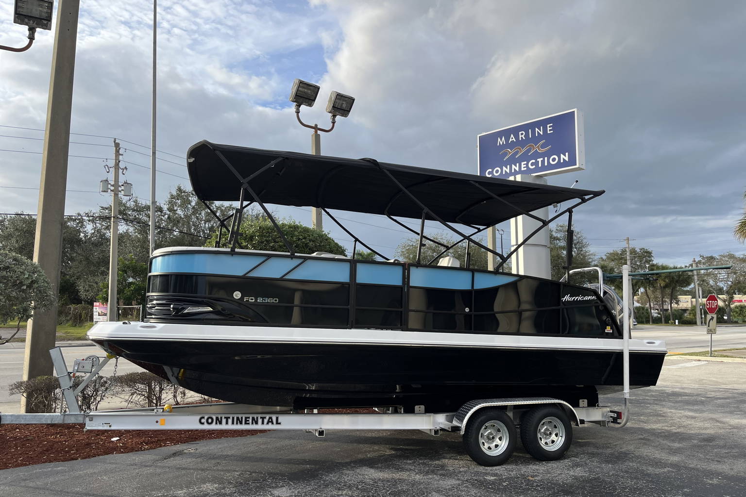New 2024 Hurricane FunDeck 2360 SFL OB #6055 image 1
