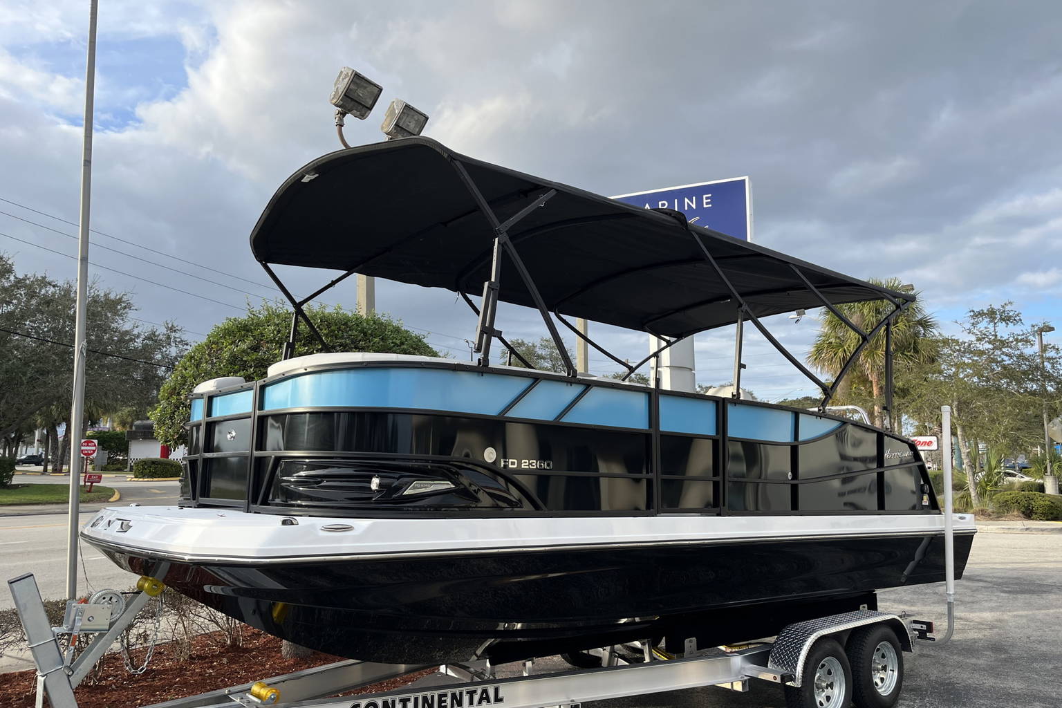 New 2024 Hurricane FunDeck 2360 SFL OB #6055 image 2