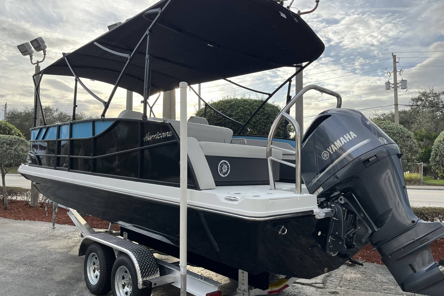 New 2024 Hurricane FunDeck 2360 SFL OB #6055 image 3