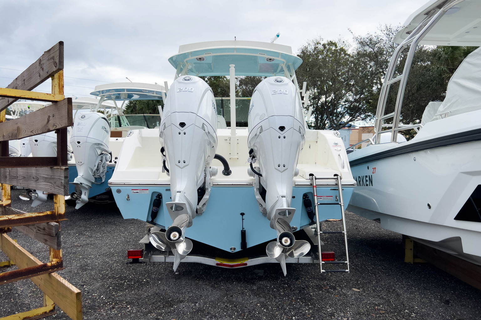 New 2024 Cobia 280 DC #D015 image 2