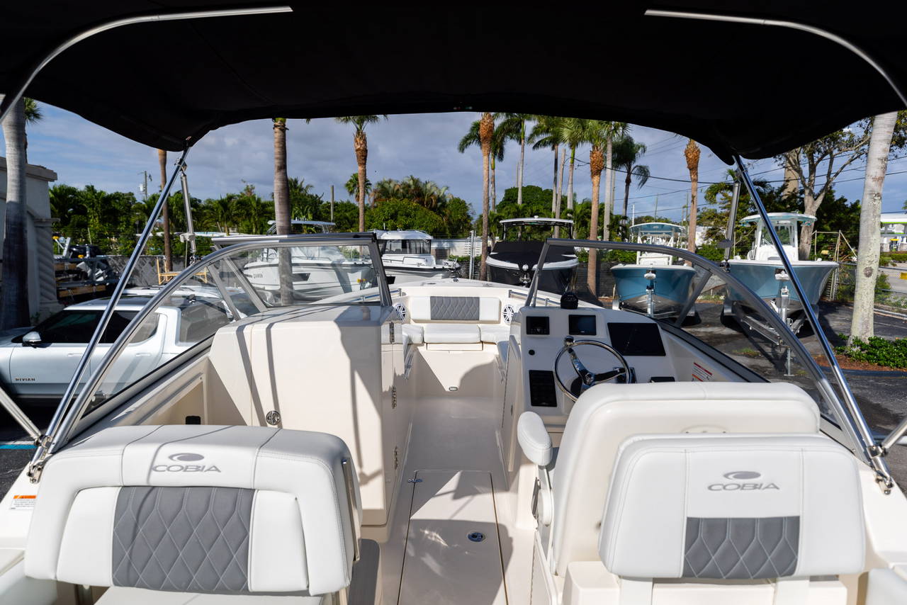 Alternative image of Cobia 220 DC in Vero Beach, FL