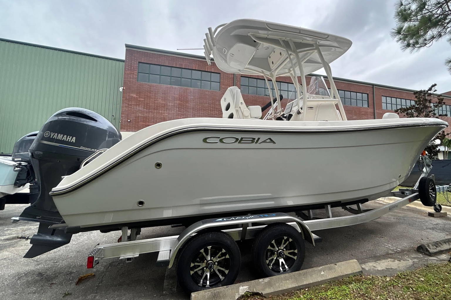 New 2024 Cobia 220 CC #X008 image 1